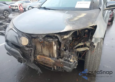 2018 Toyota Rav4 Xle z USA, uszkodzony, nr VIN 2T3WFREV2JW481285